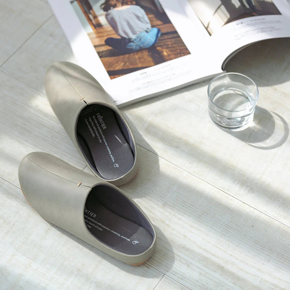 FRONTIER - Room's Slippers