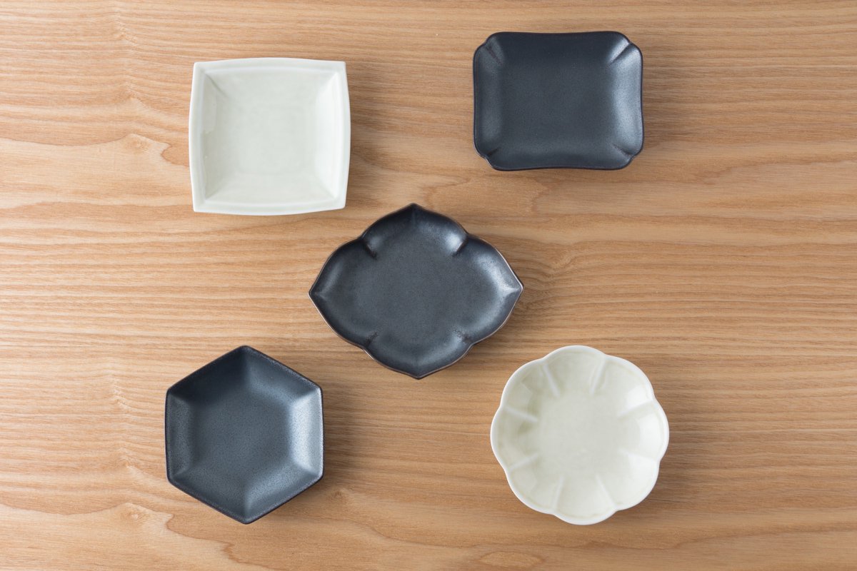 KIHARA - 10cm Flower Shape Plate Beige