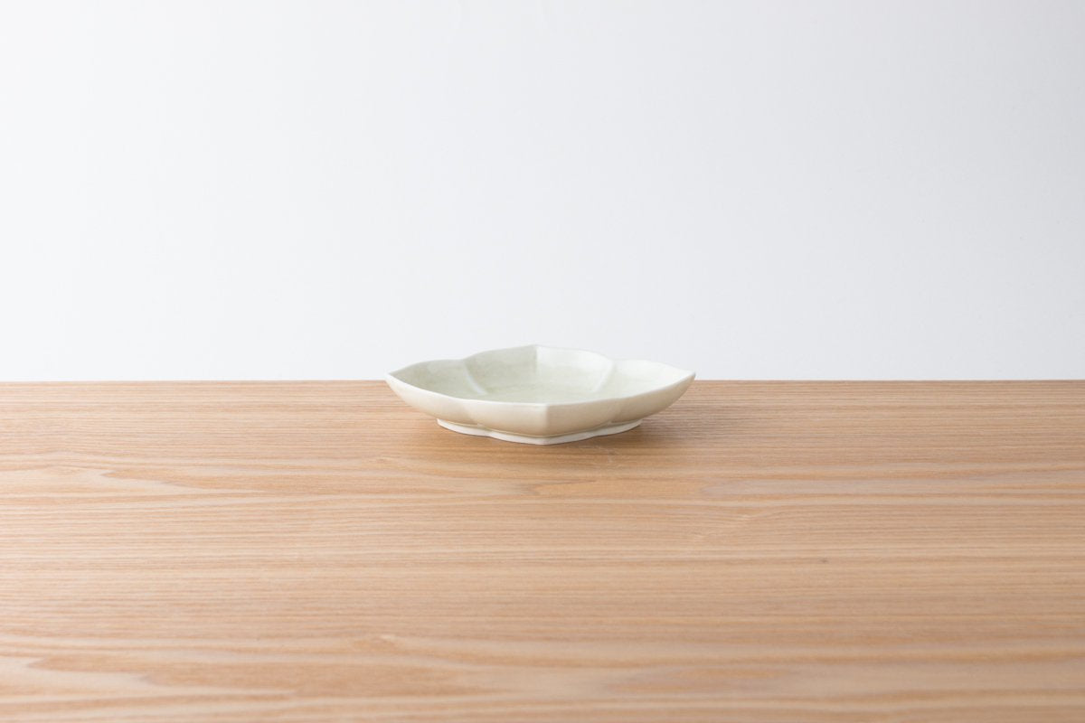 KIHARA - 13cm Flower Shape Plate Beige