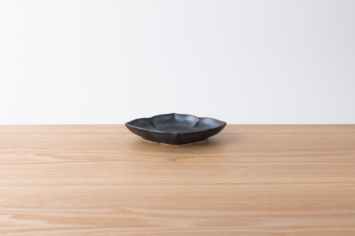 KIHARA - 13cm Flower Shape Plate Black