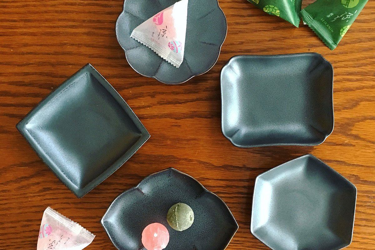 KIHARA - 13cm Flower Shape Plate Black