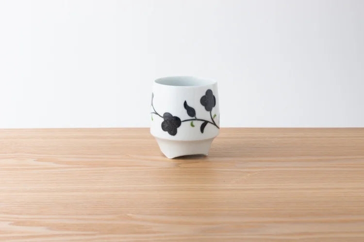 Cup L Koshuhai black flower