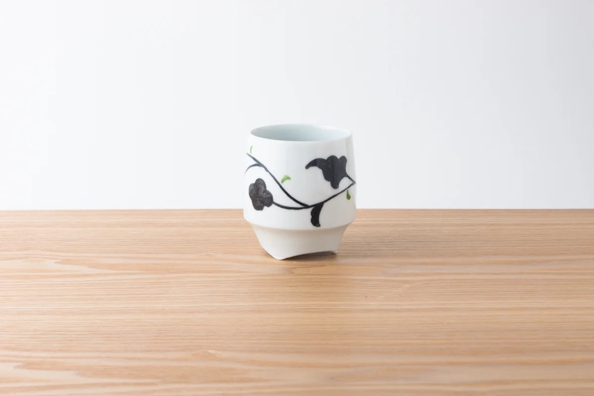 Cup L Koshuhai black flower