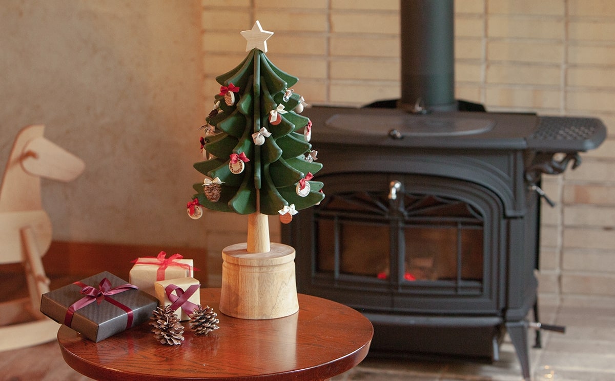Oak Village - Christmas Tree