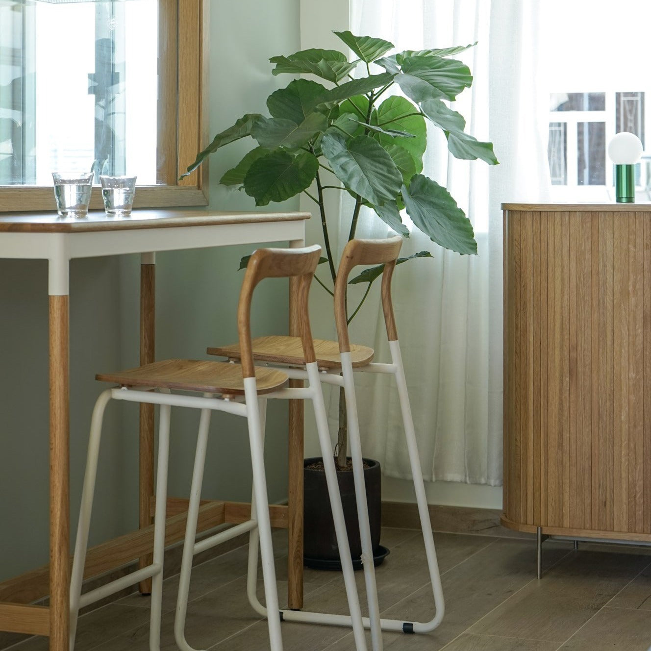 FLO - Cheesecake Pantry Table