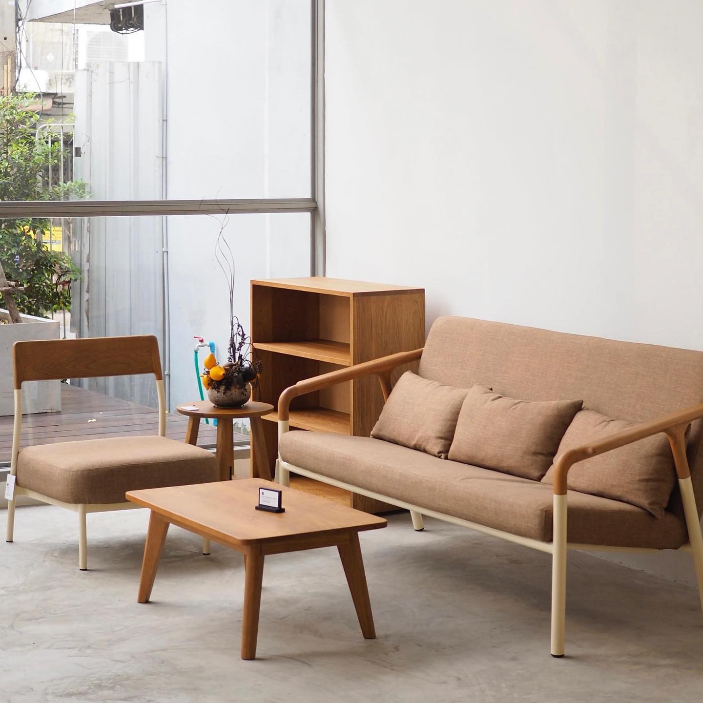 FLO - Timber Shelf