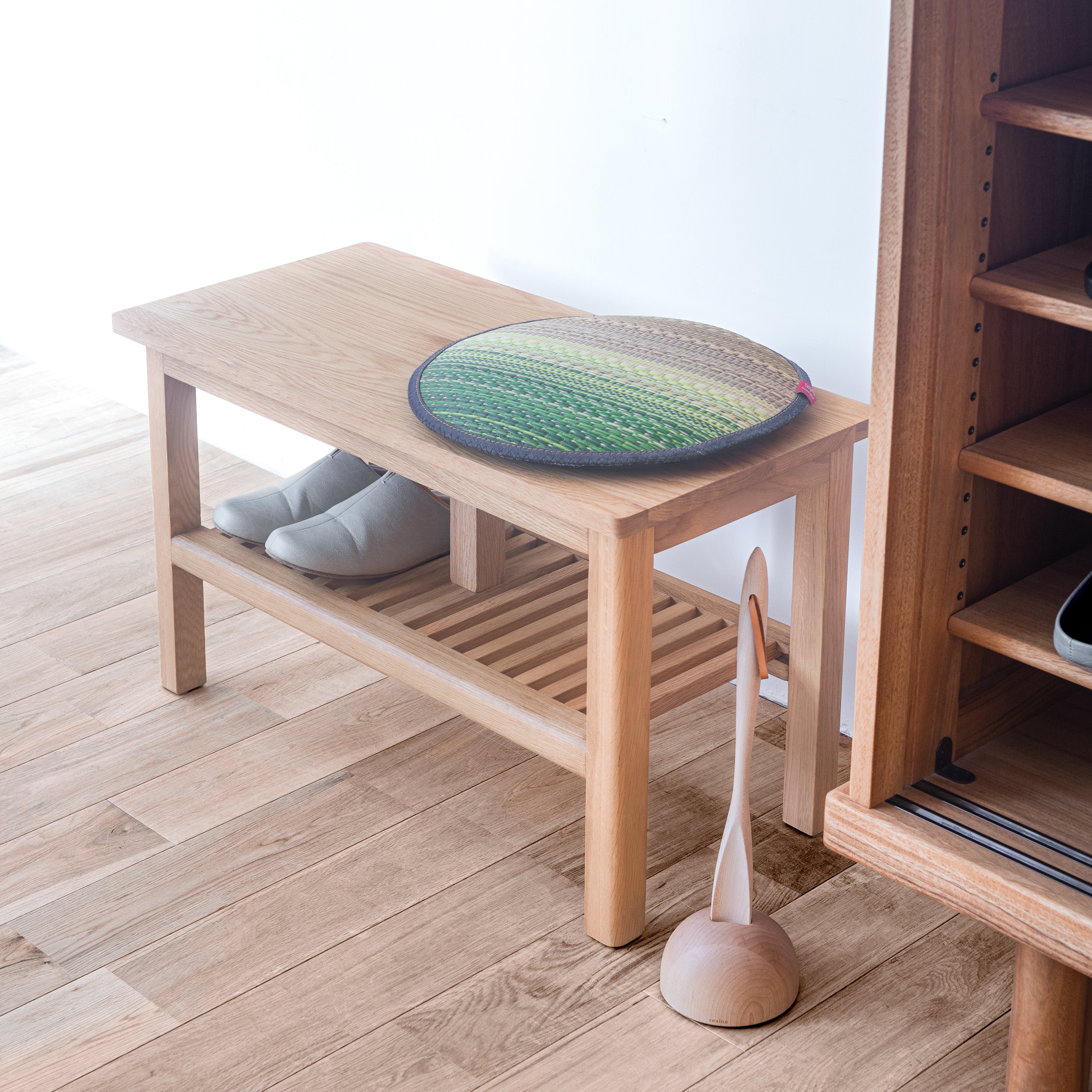 FLO - Frame Shoe Bench