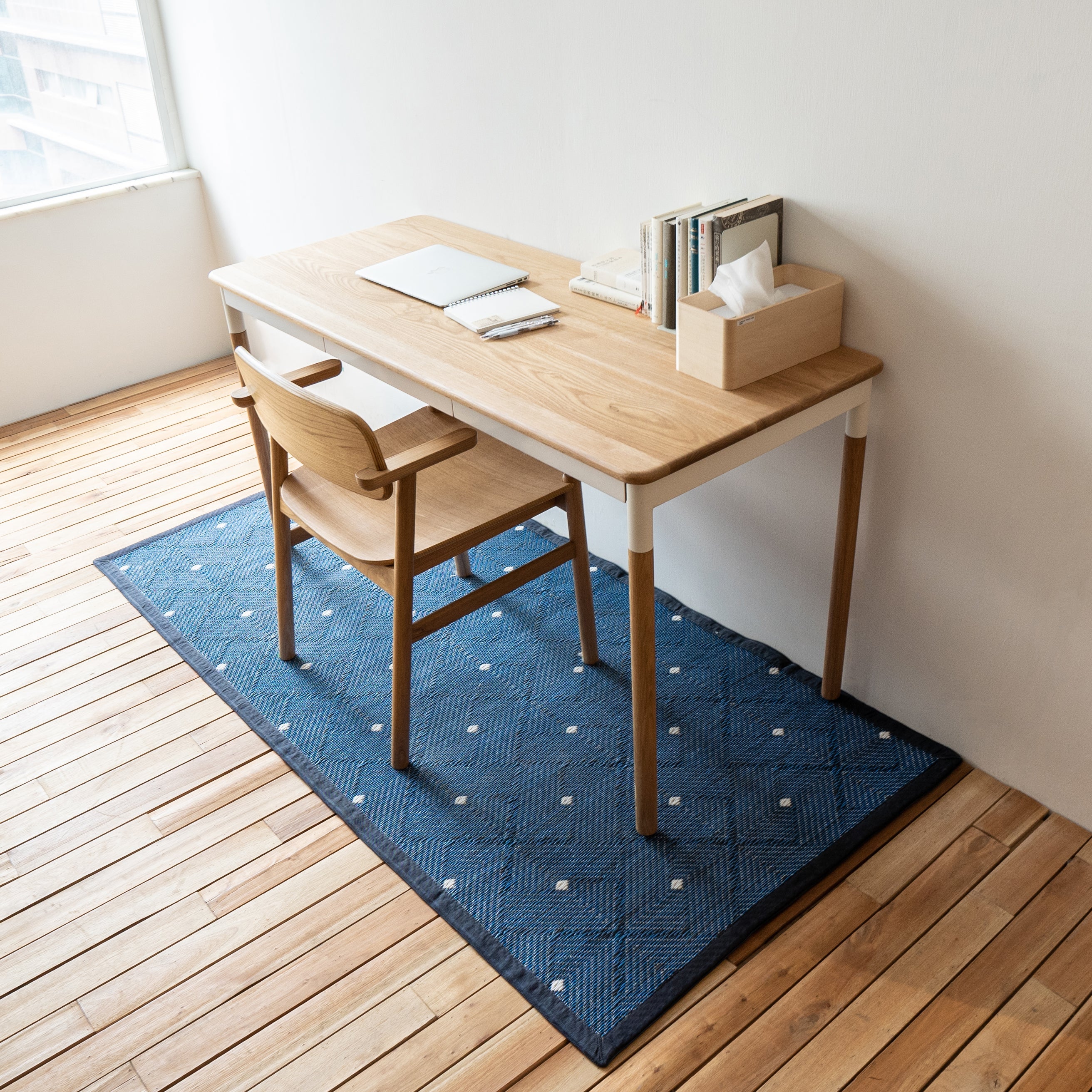 FLO - Cheesecake Desk