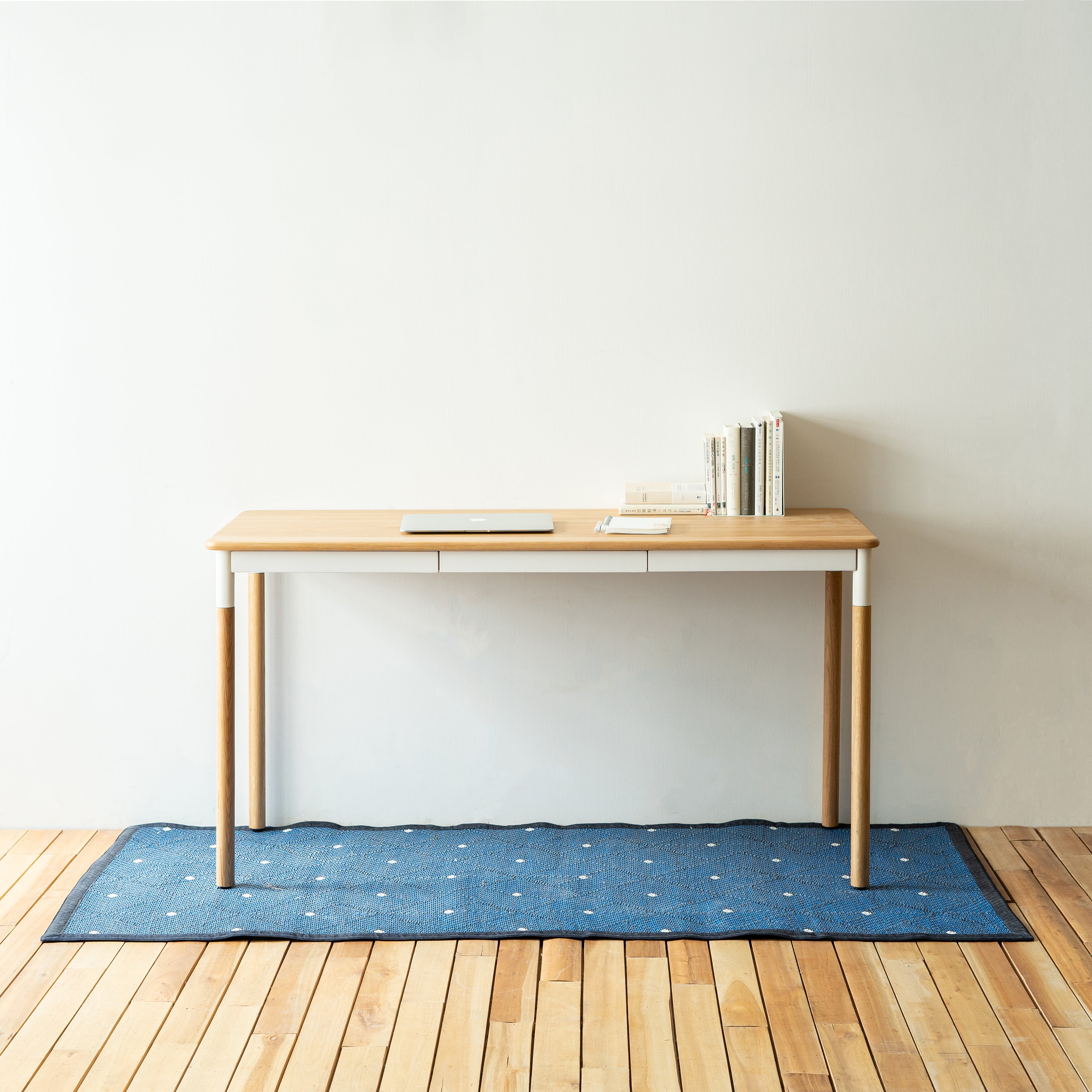 FLO - Cheesecake Desk