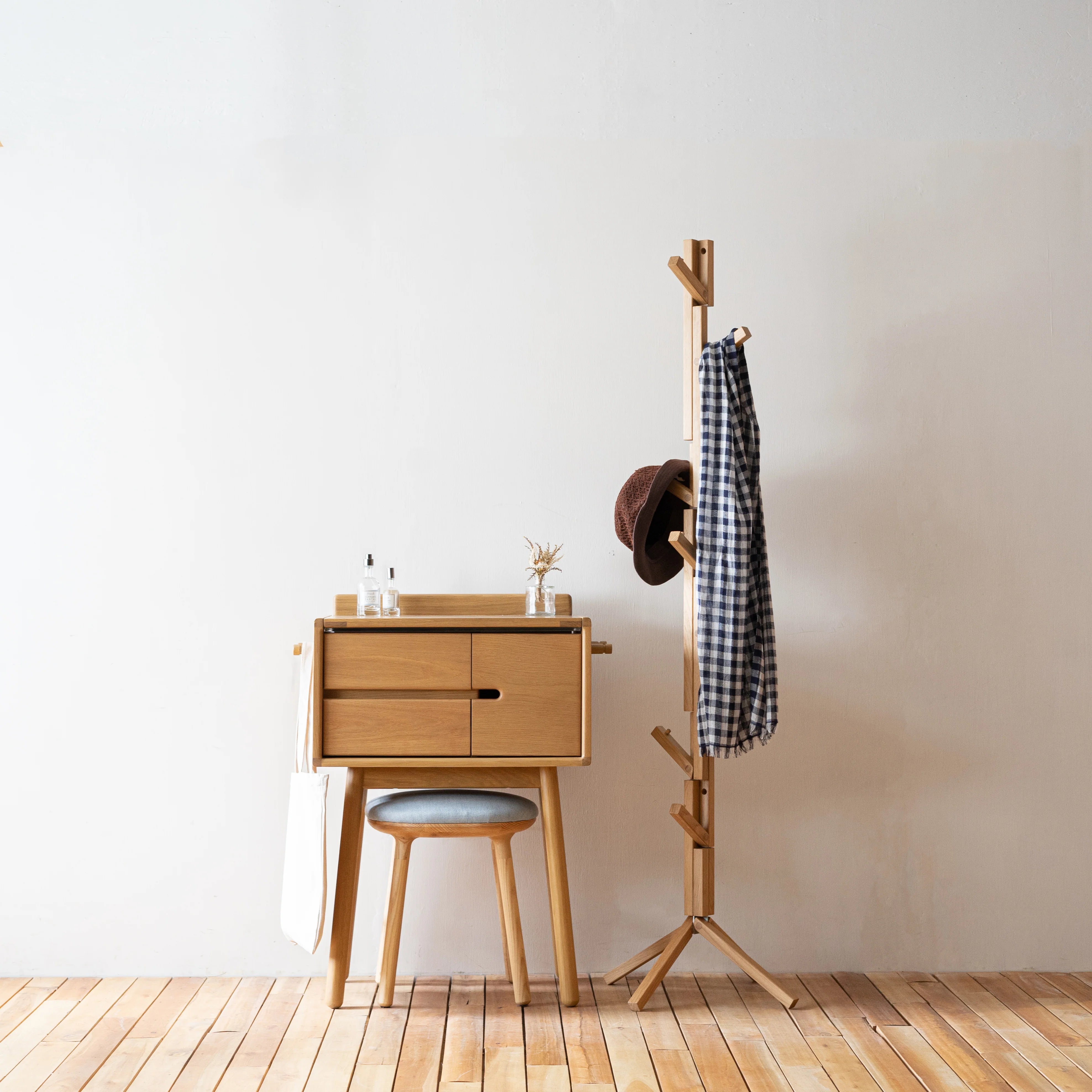 HARI ORA - Wonder Table