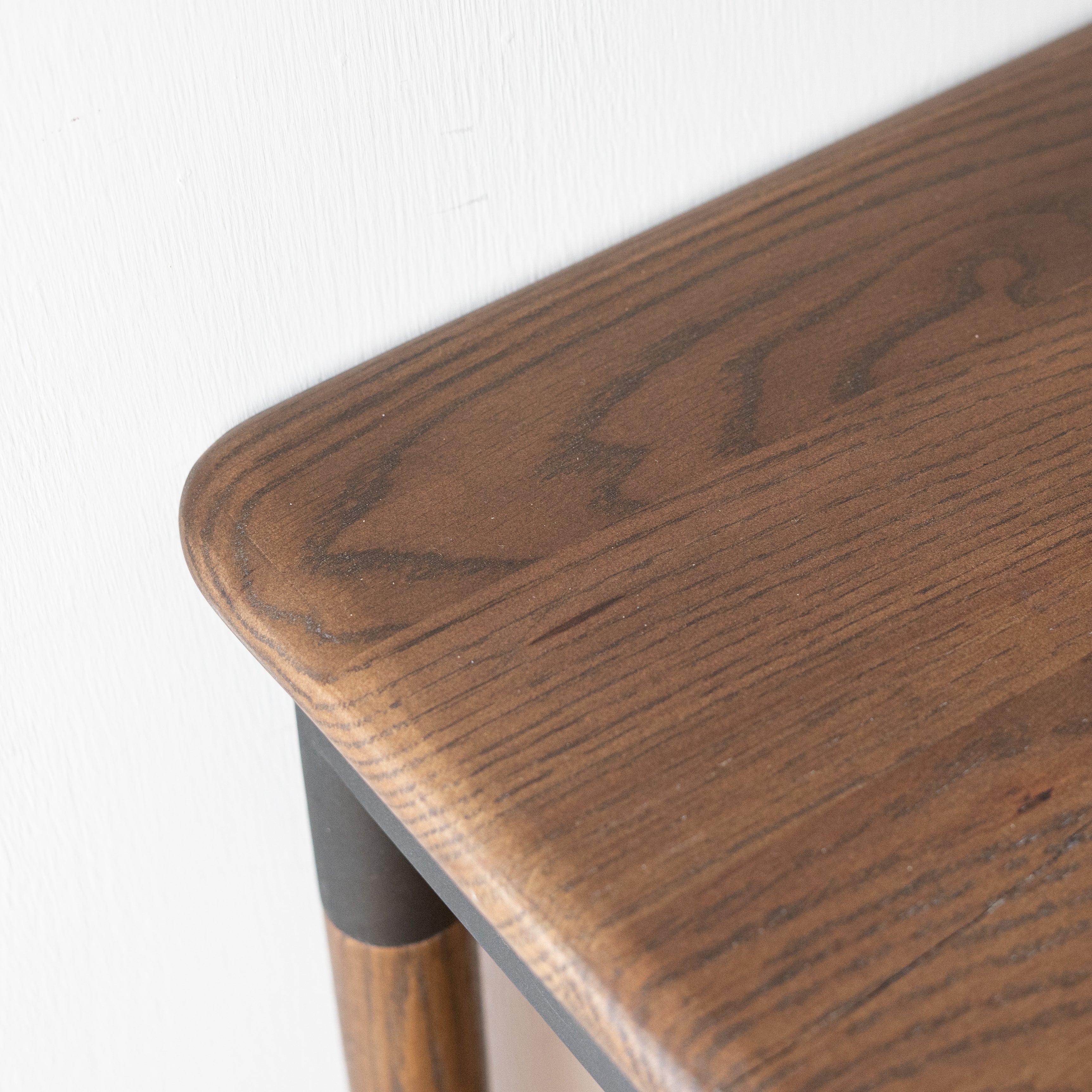 FLO - Cheesecake Desk
