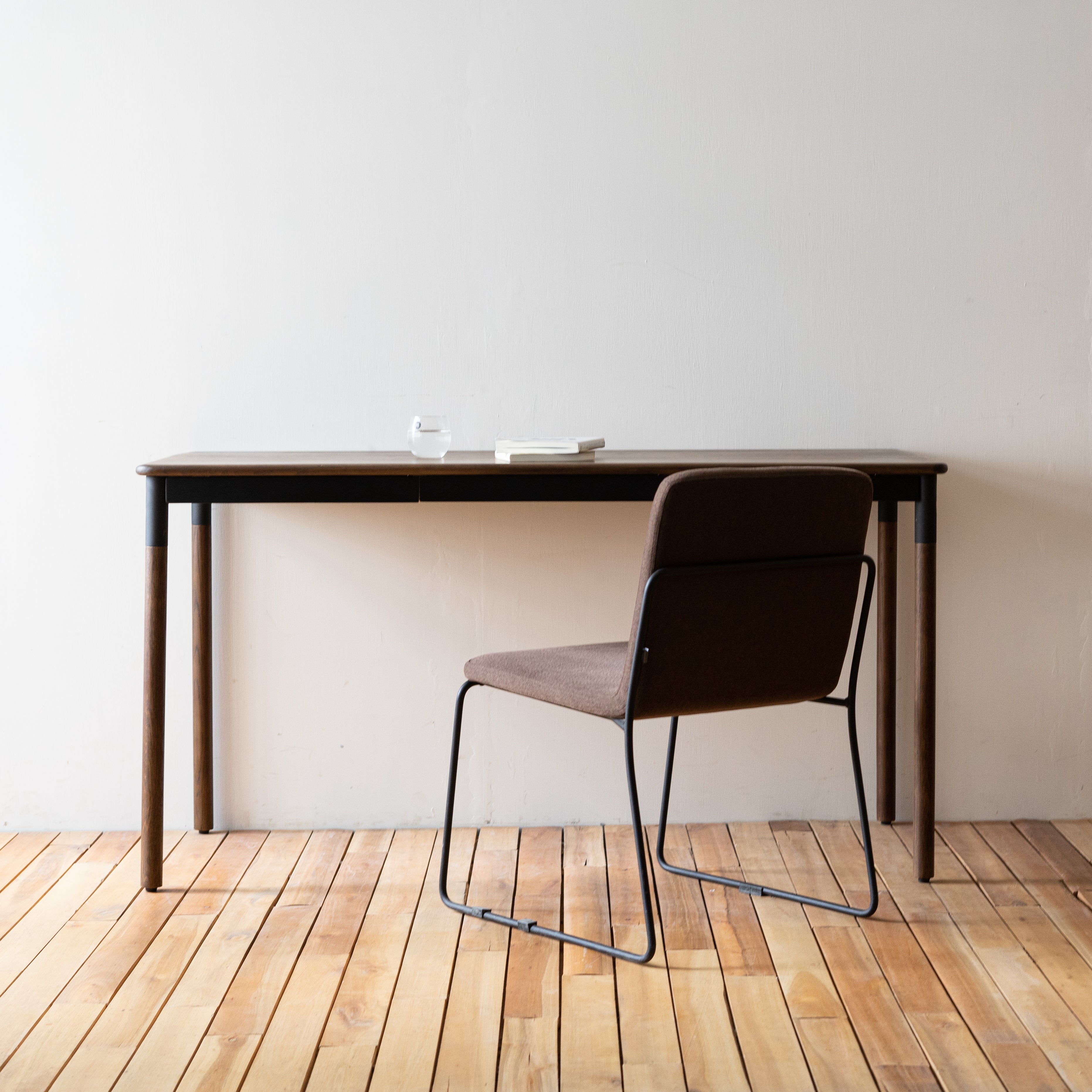 FLO - Cheesecake Desk