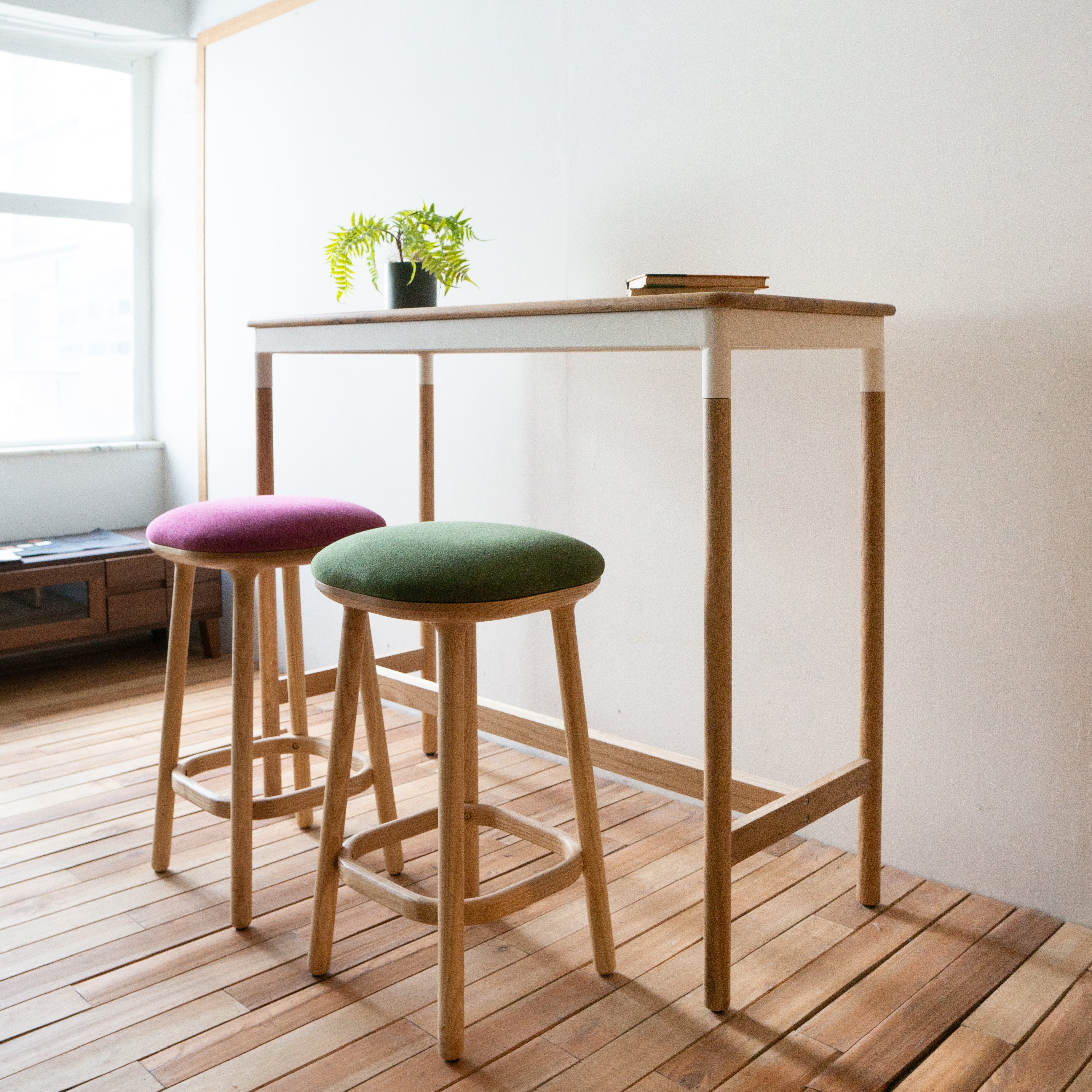 FLO - Cheesecake Pantry Table