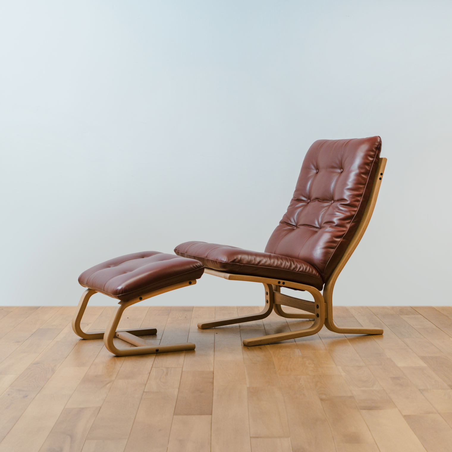 Fuji Furniture - Agio Stool (Slim)