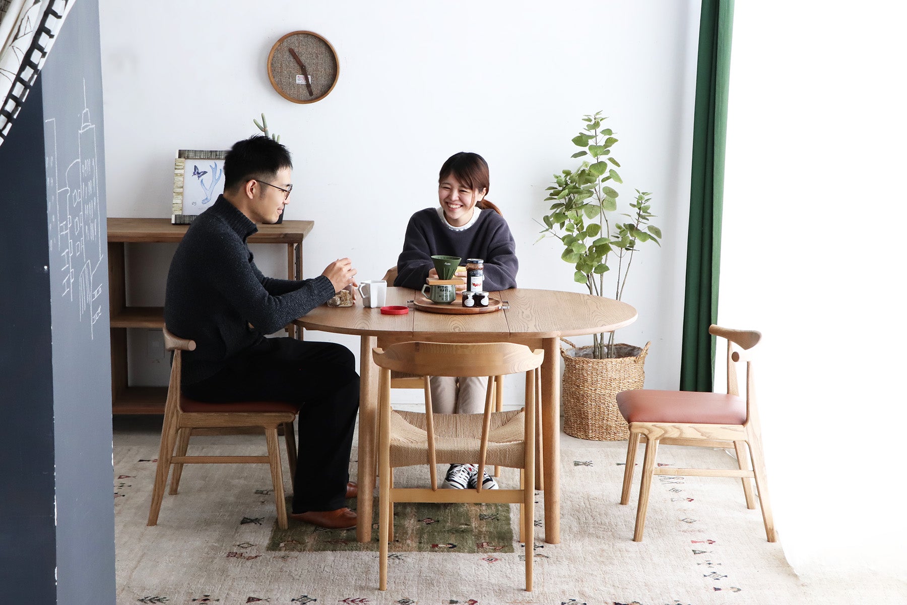 ARG - EX Round Dining Table