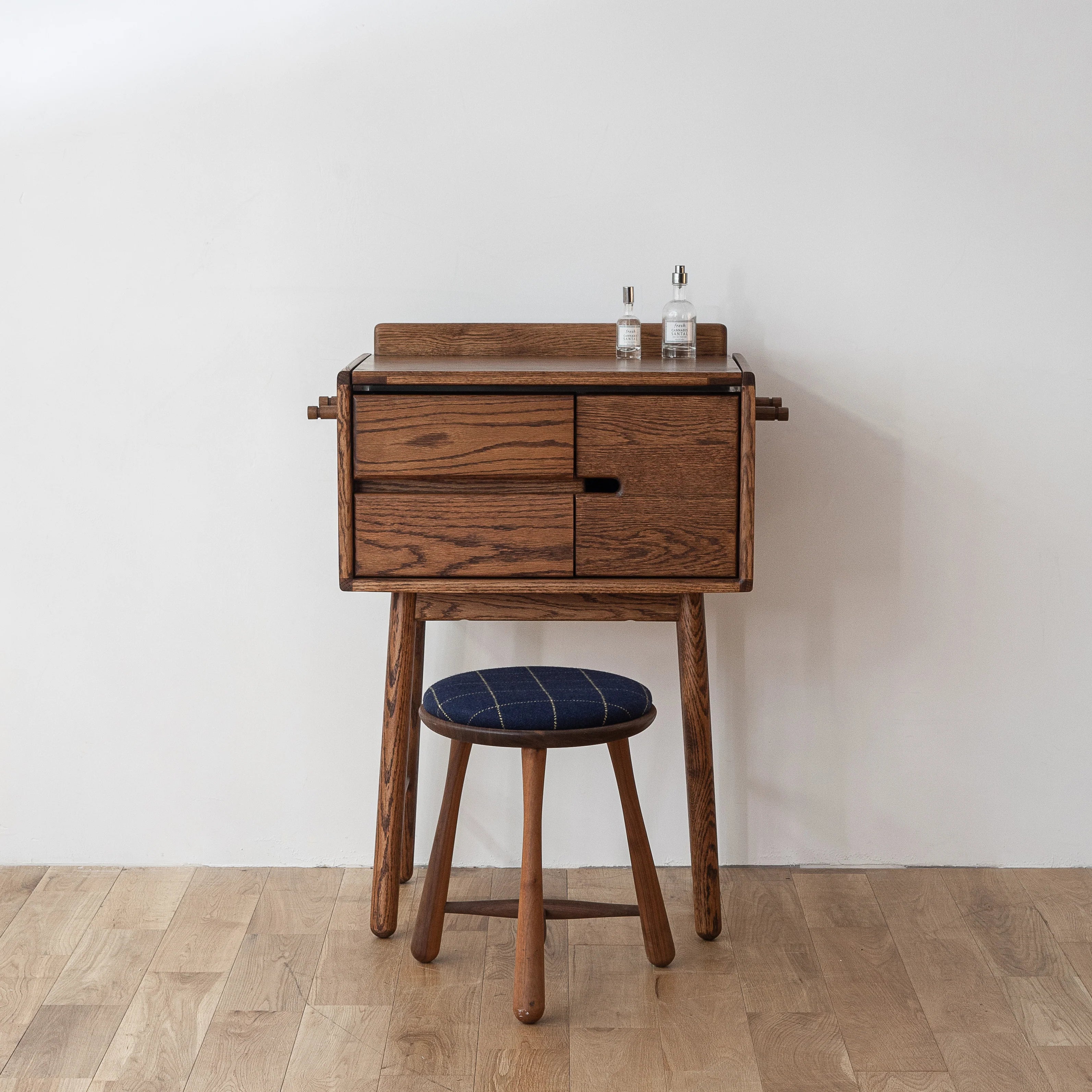 HARI ORA - Wonder Table