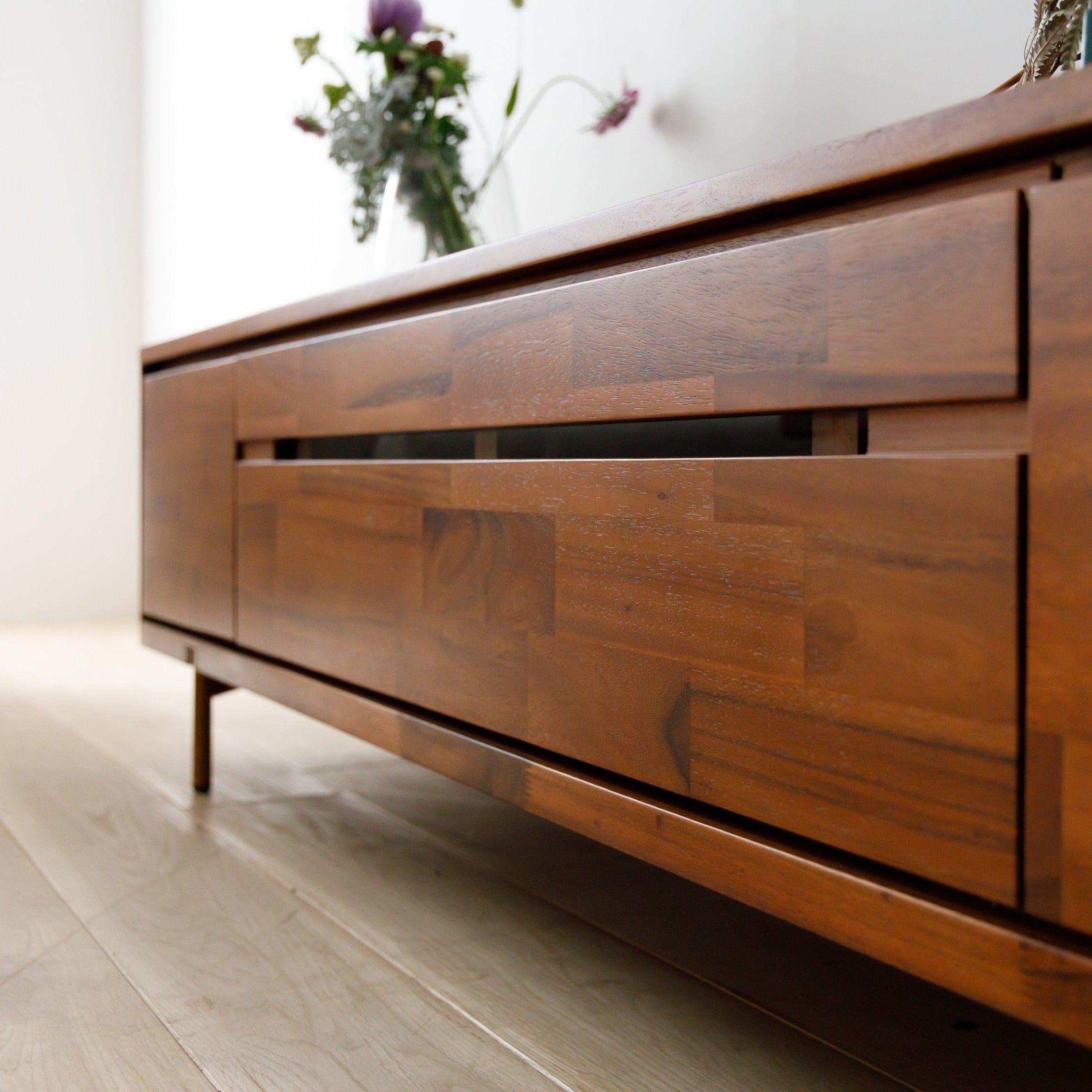 Attivo - TV Board
