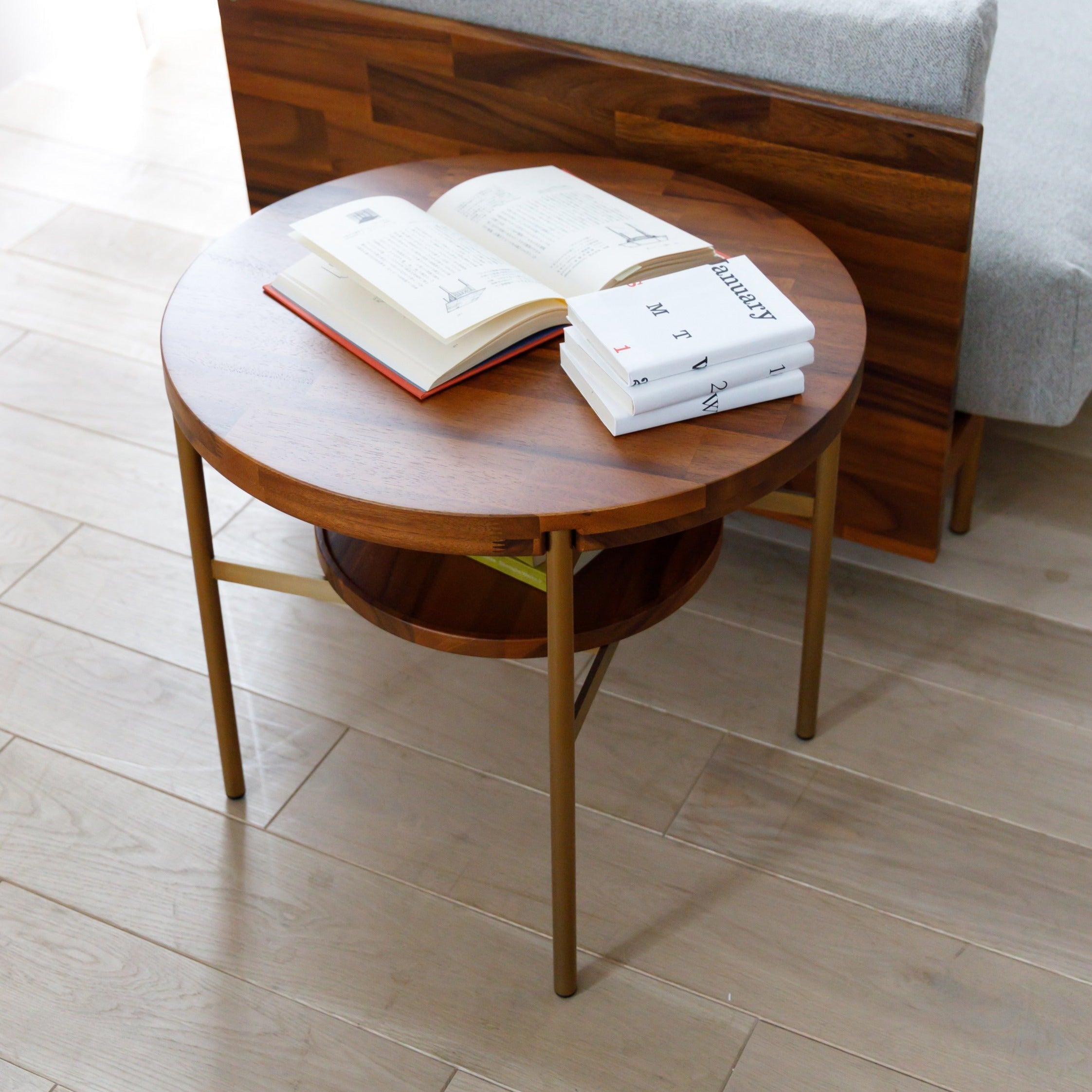 Attivo - Side Table