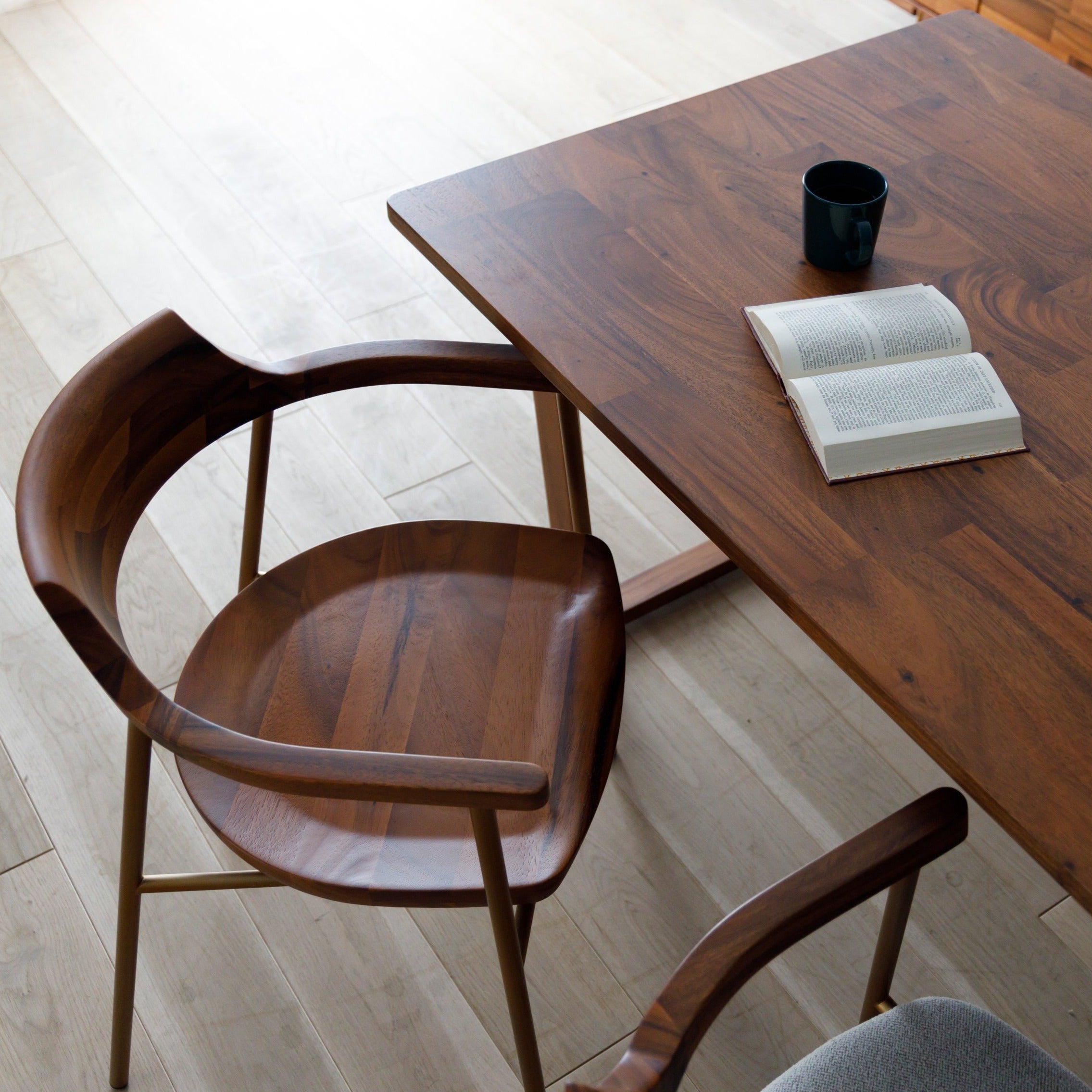 Attivo - Chair