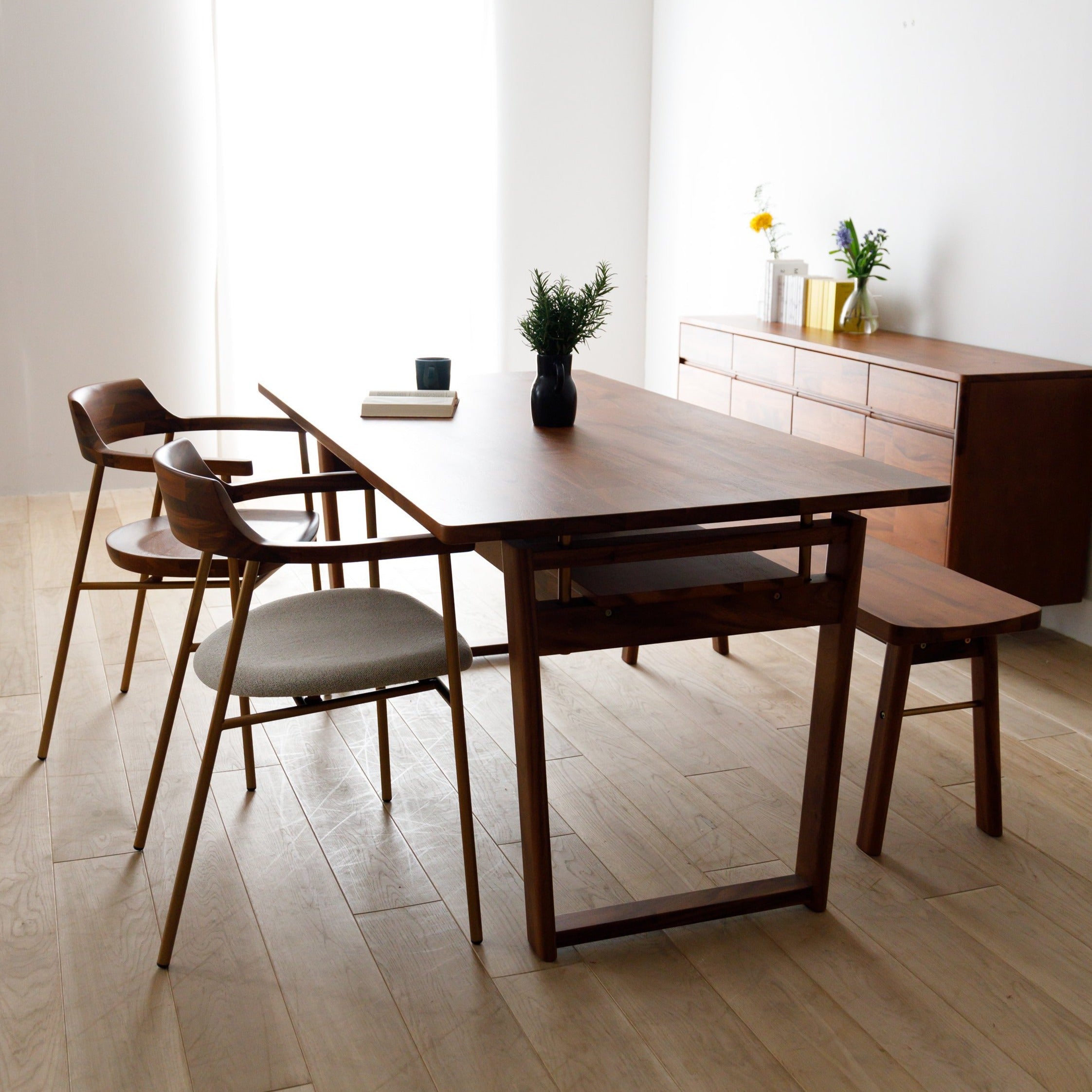 Attivo - Dining Table