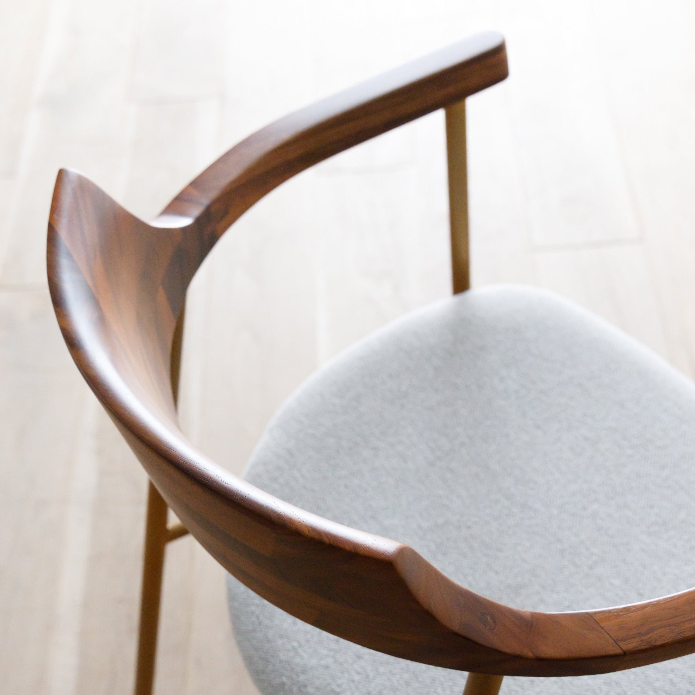 Attivo - Chair