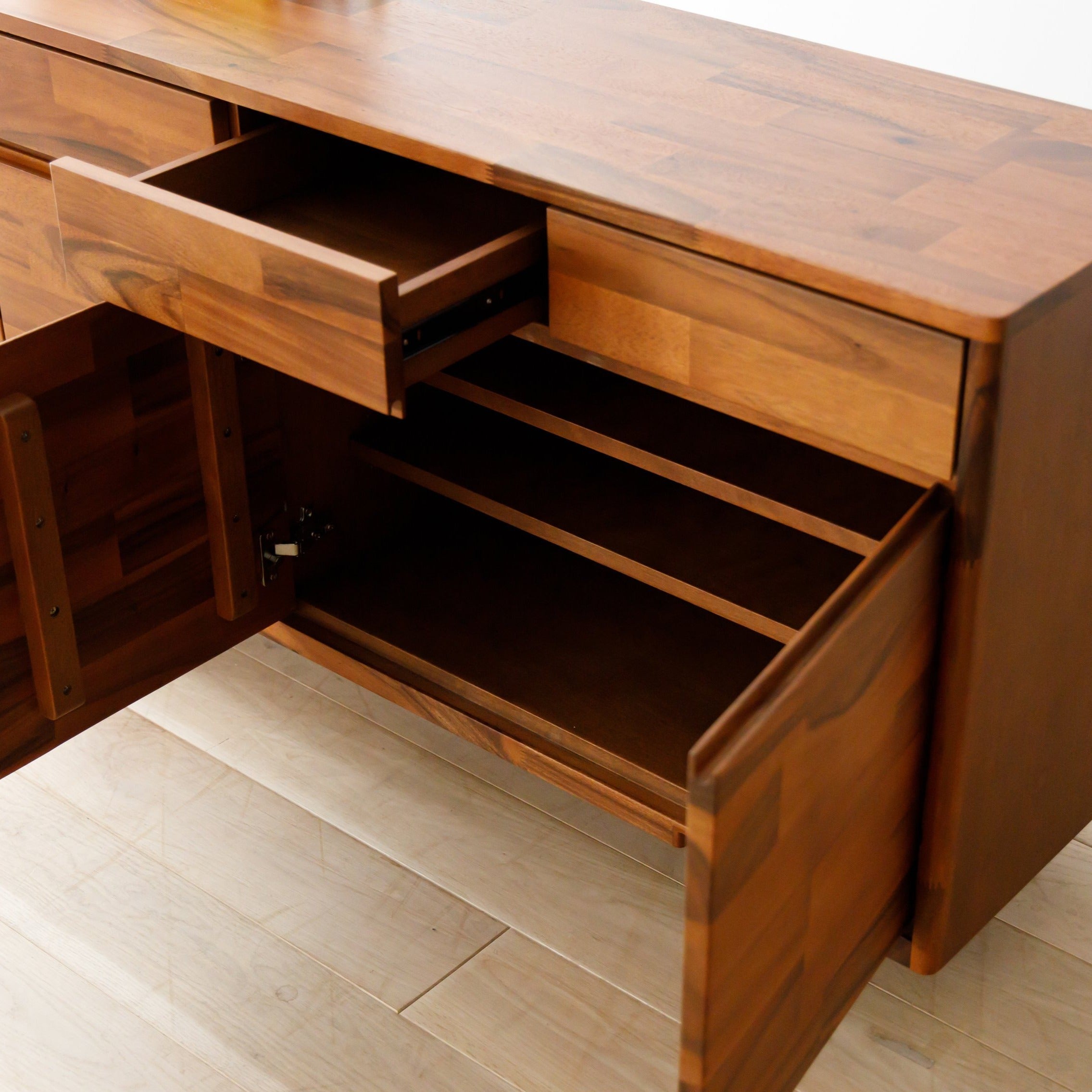 Attivo - Side Board