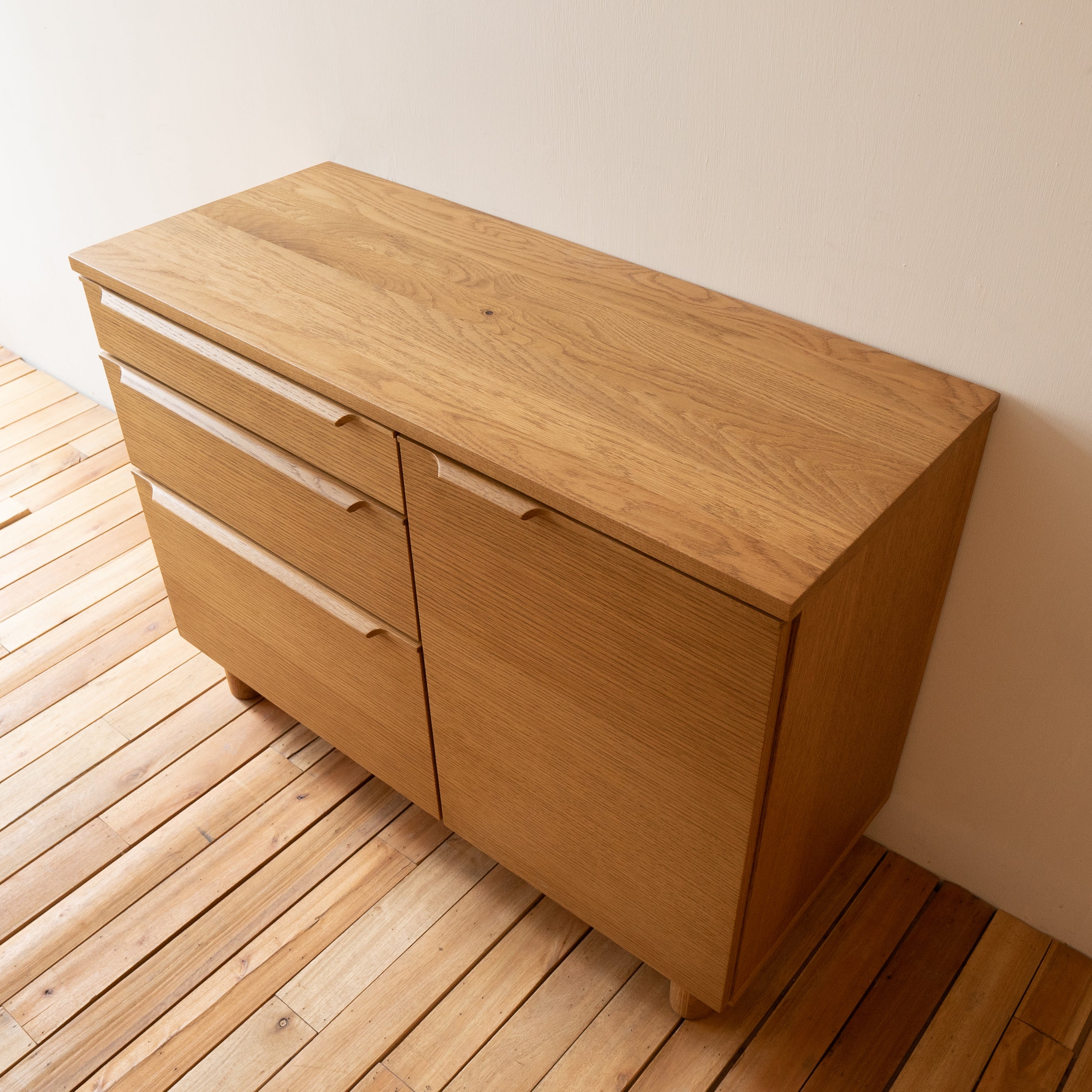 SALA - Chest & Board 098