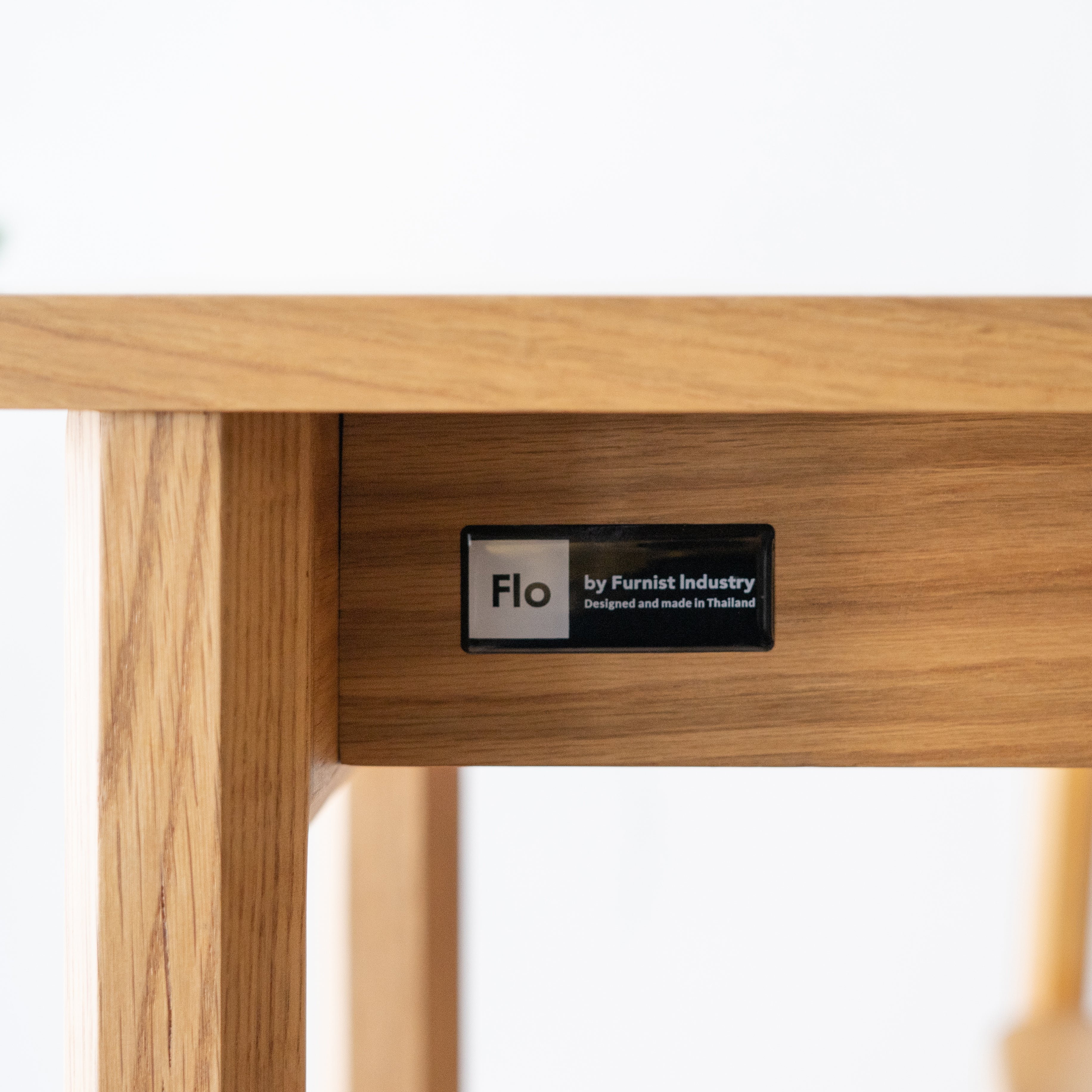 FLO - Dinsor Pantry Table