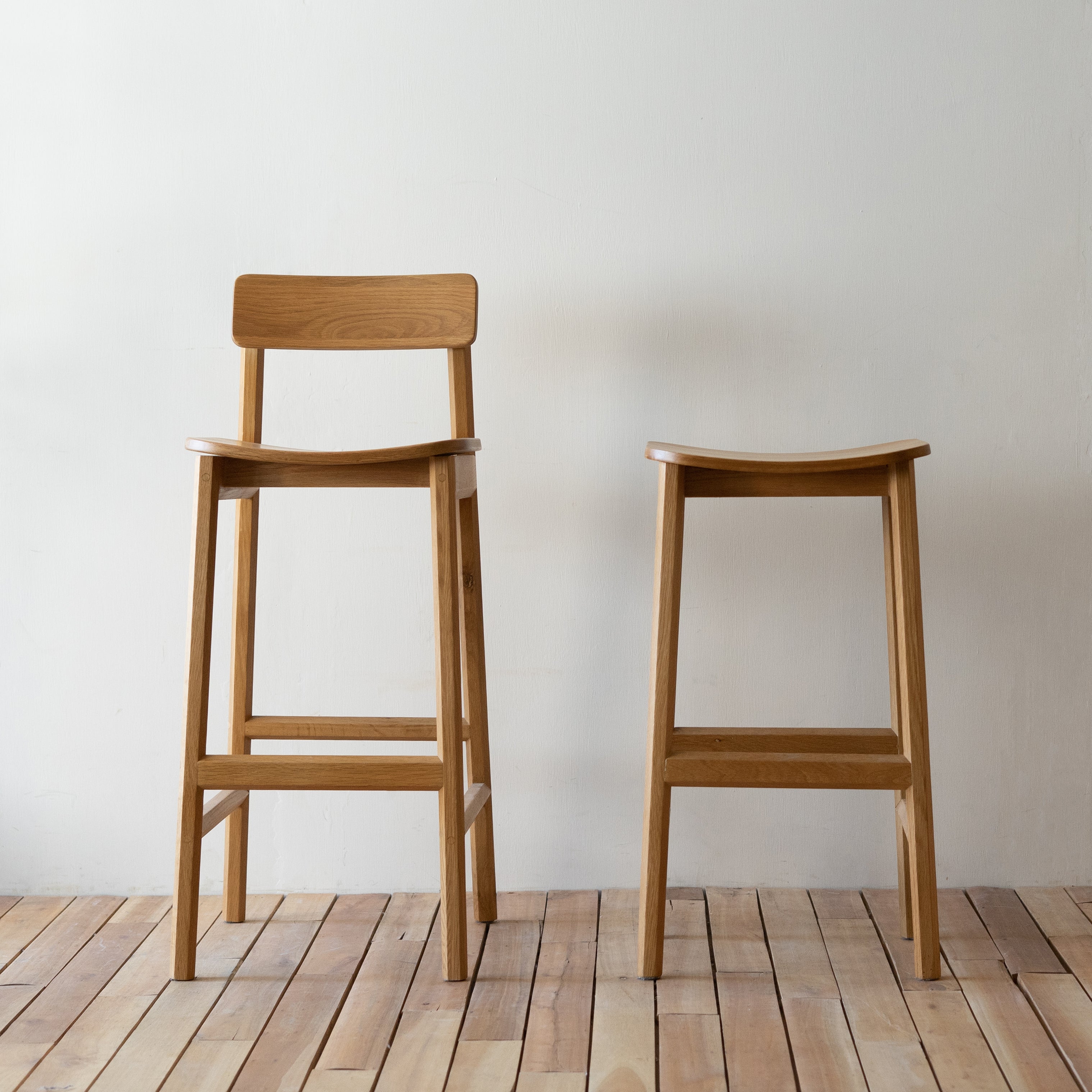 FLO - Dinsor Bar Stool with Back Rest