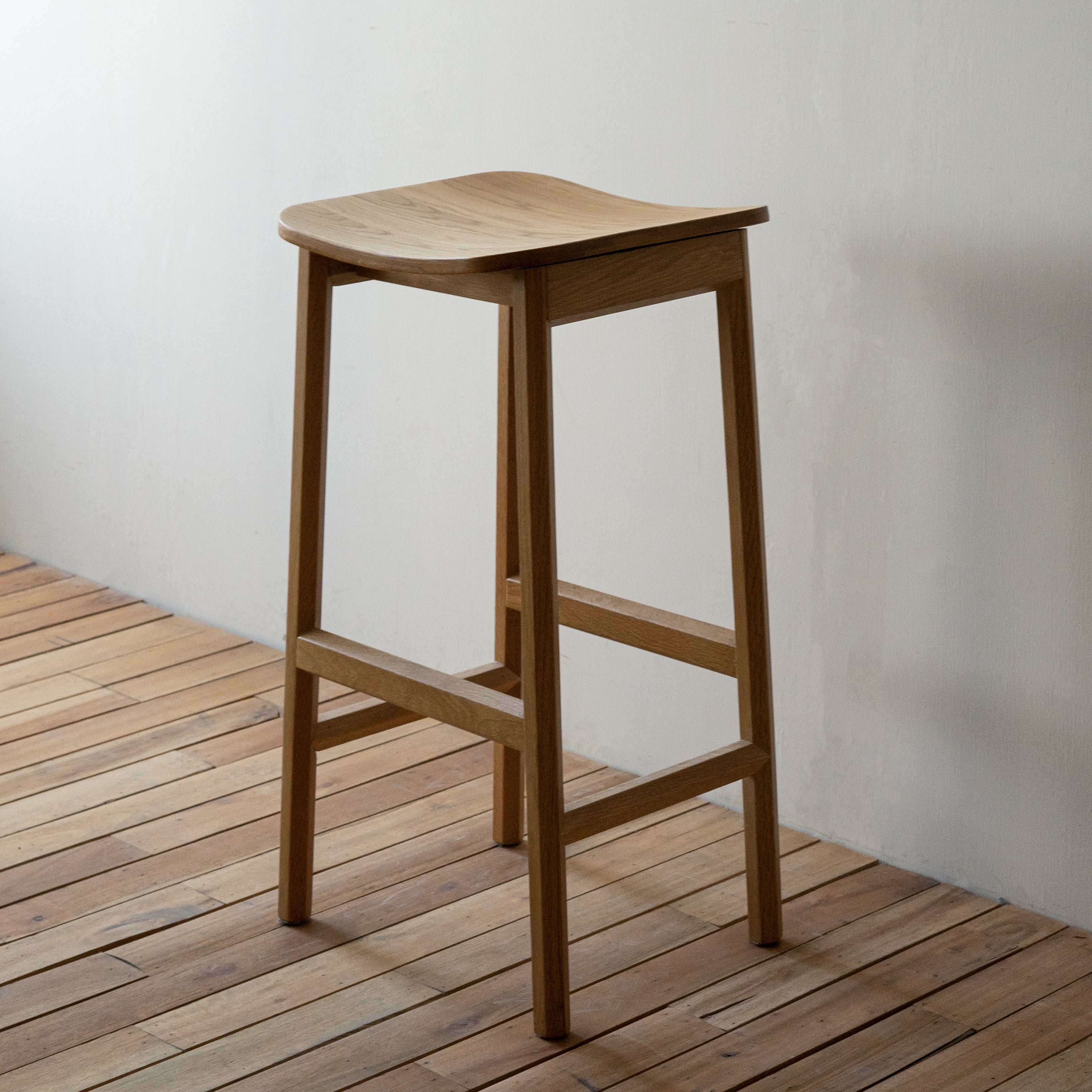 FLO - Dinsor Bar Stool without Back Rest