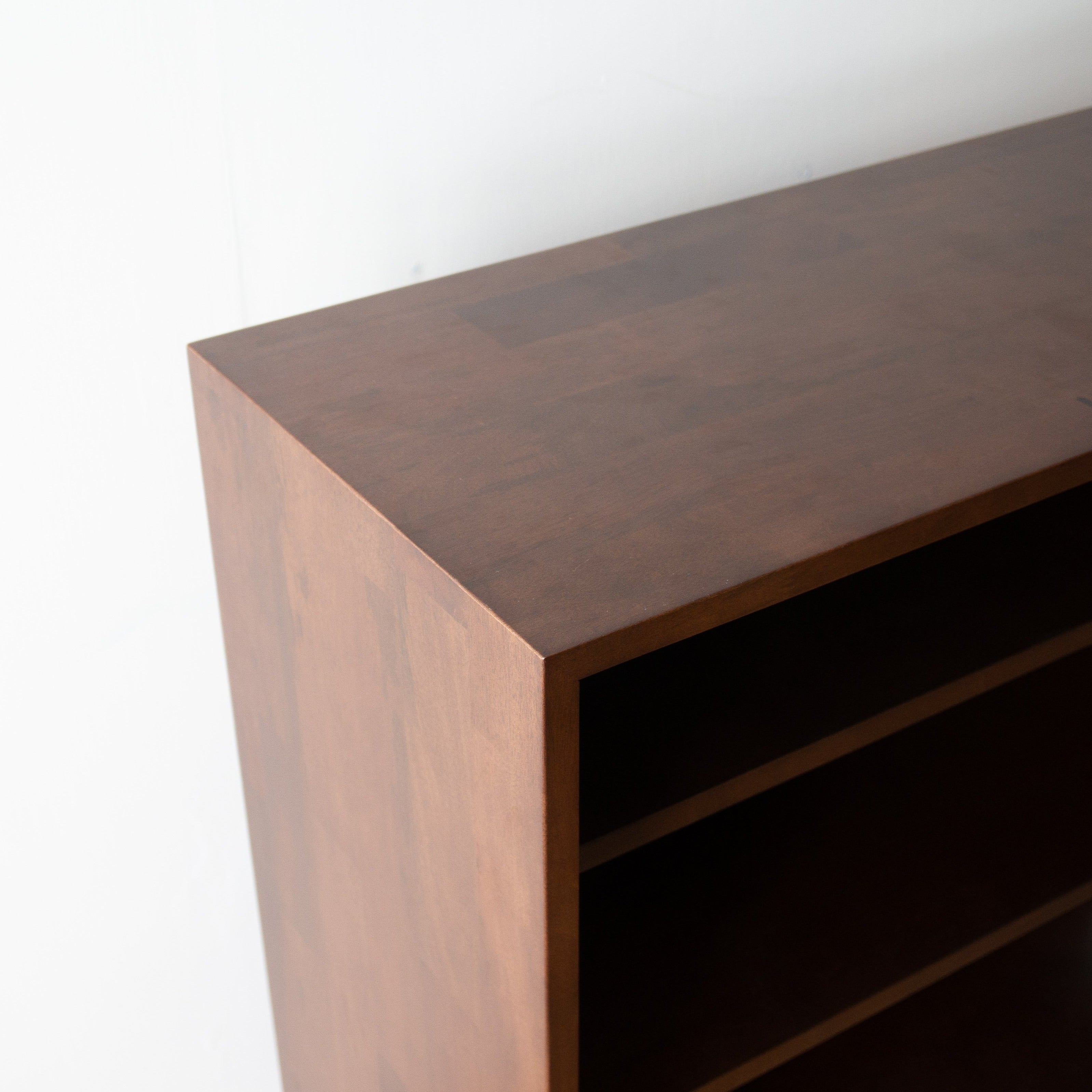 TOCCO - Low Shelf 077