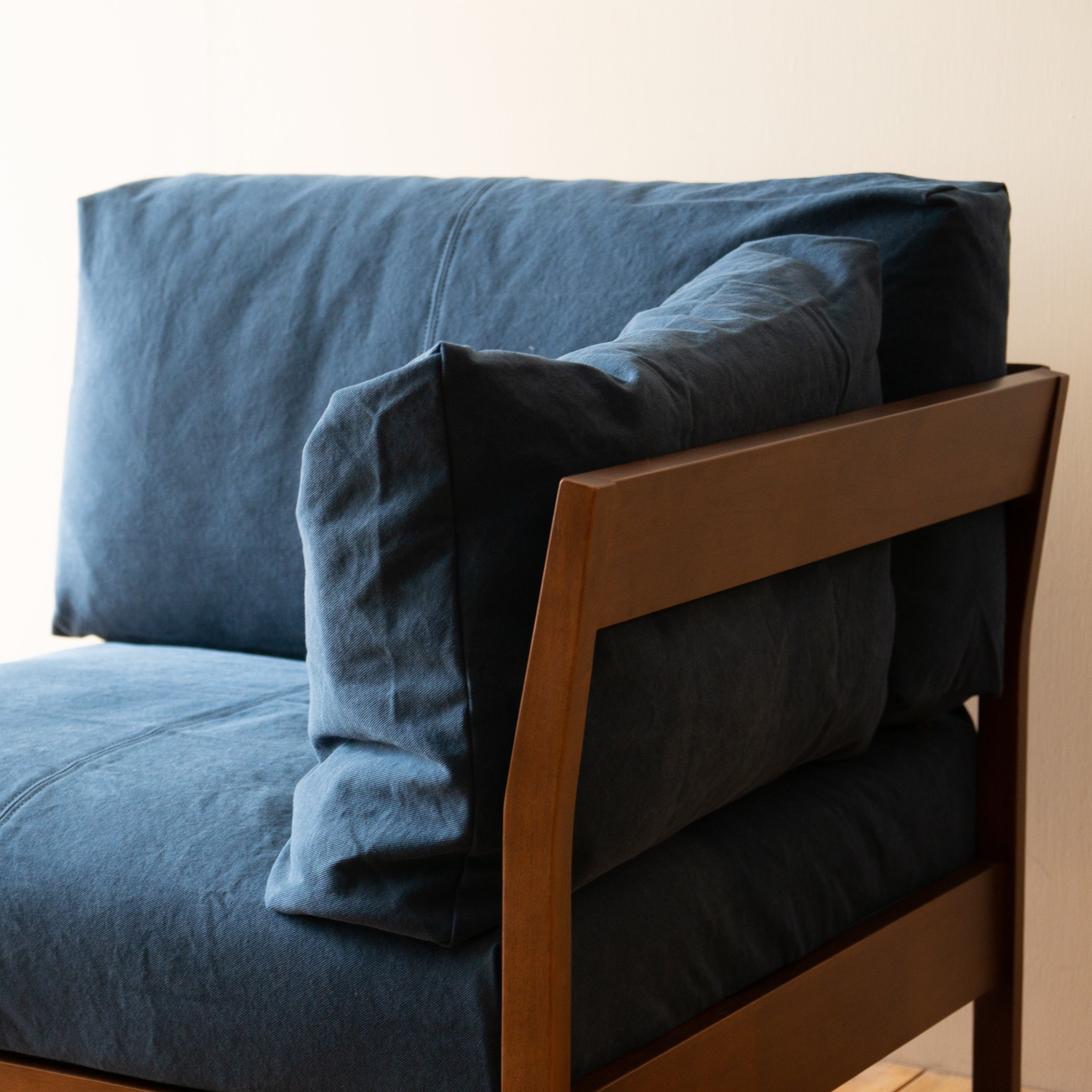 TOCCO - One Arm Sofa