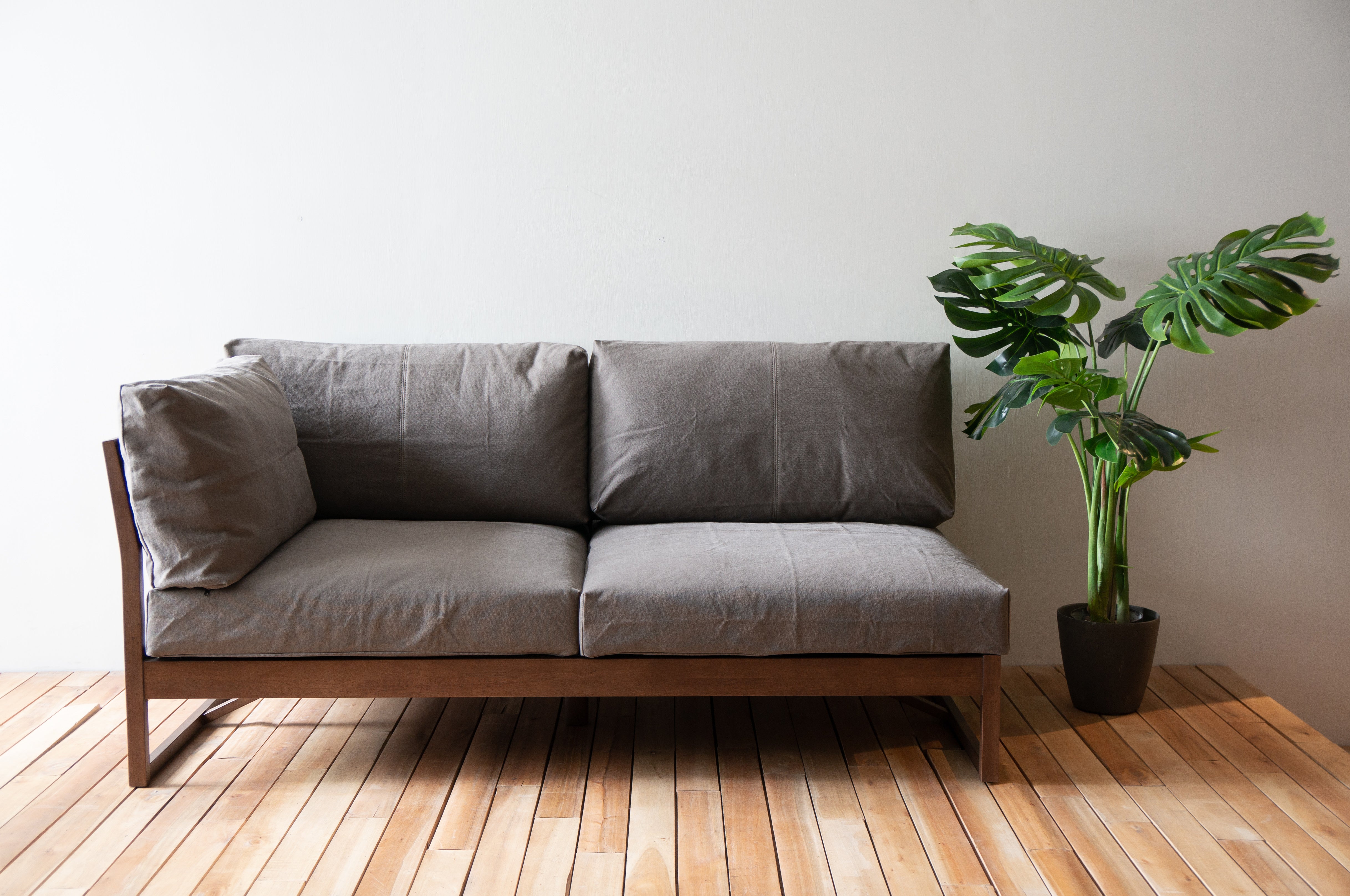 TOCCO - One Arm Sofa