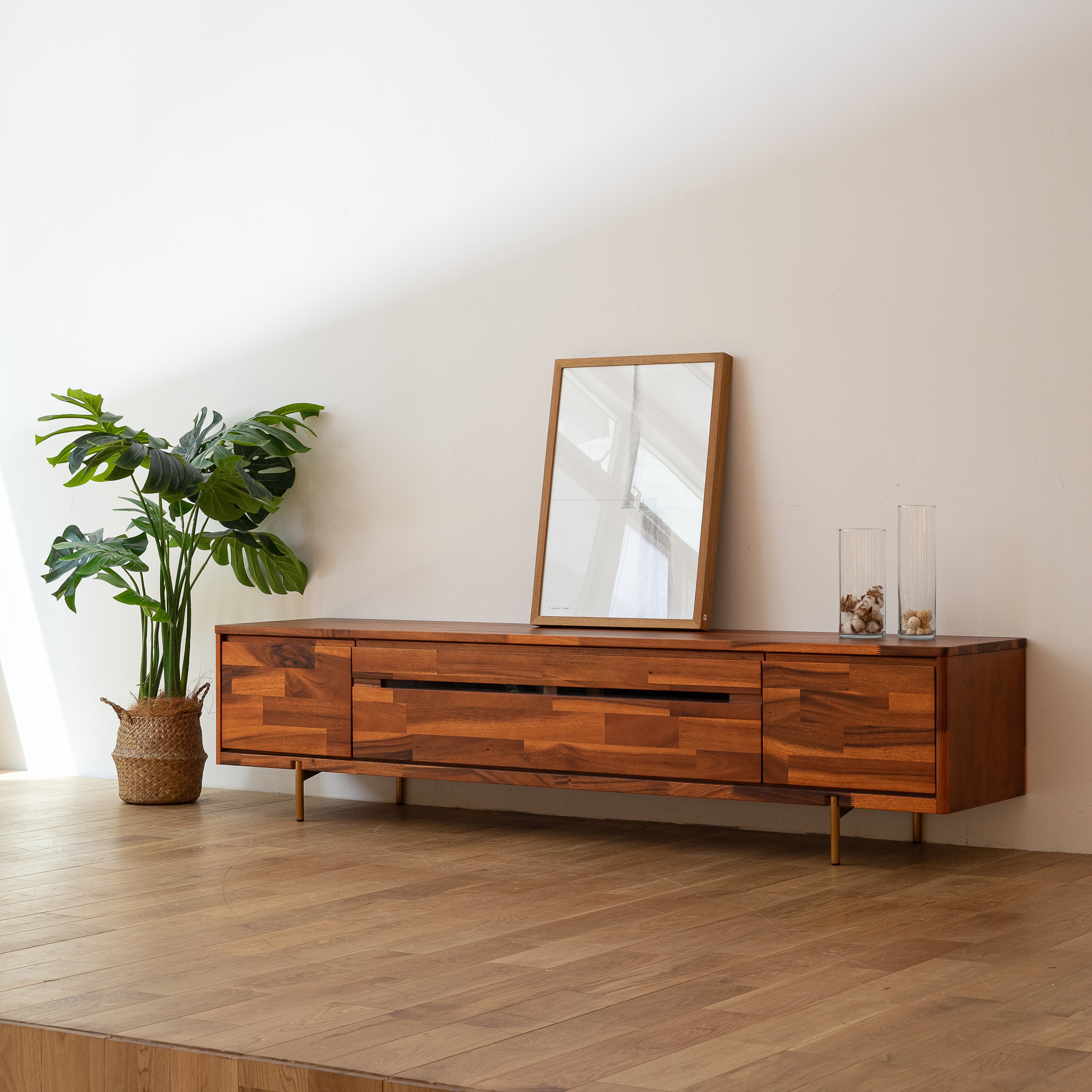 Attivo - TV Board