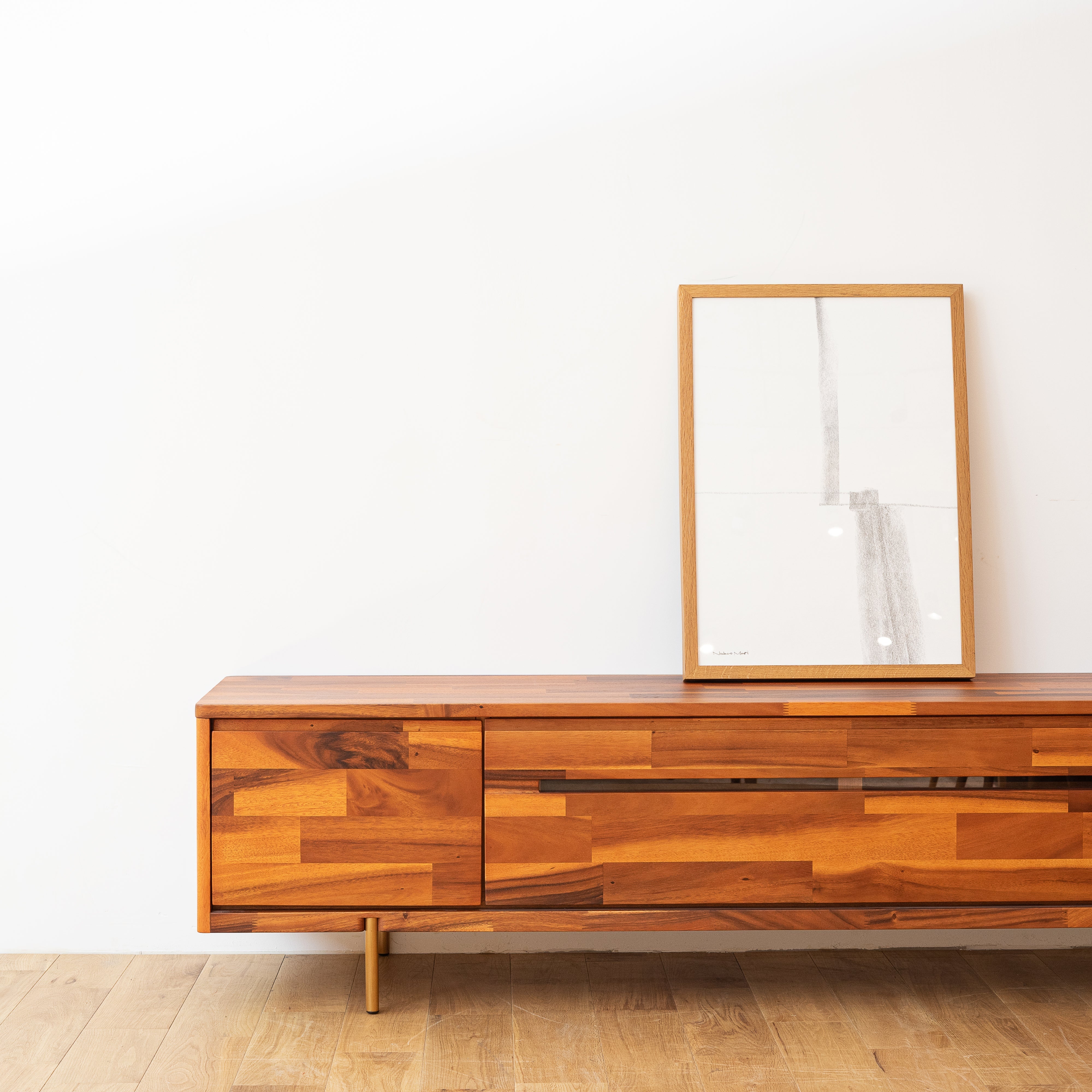 Attivo - TV Board