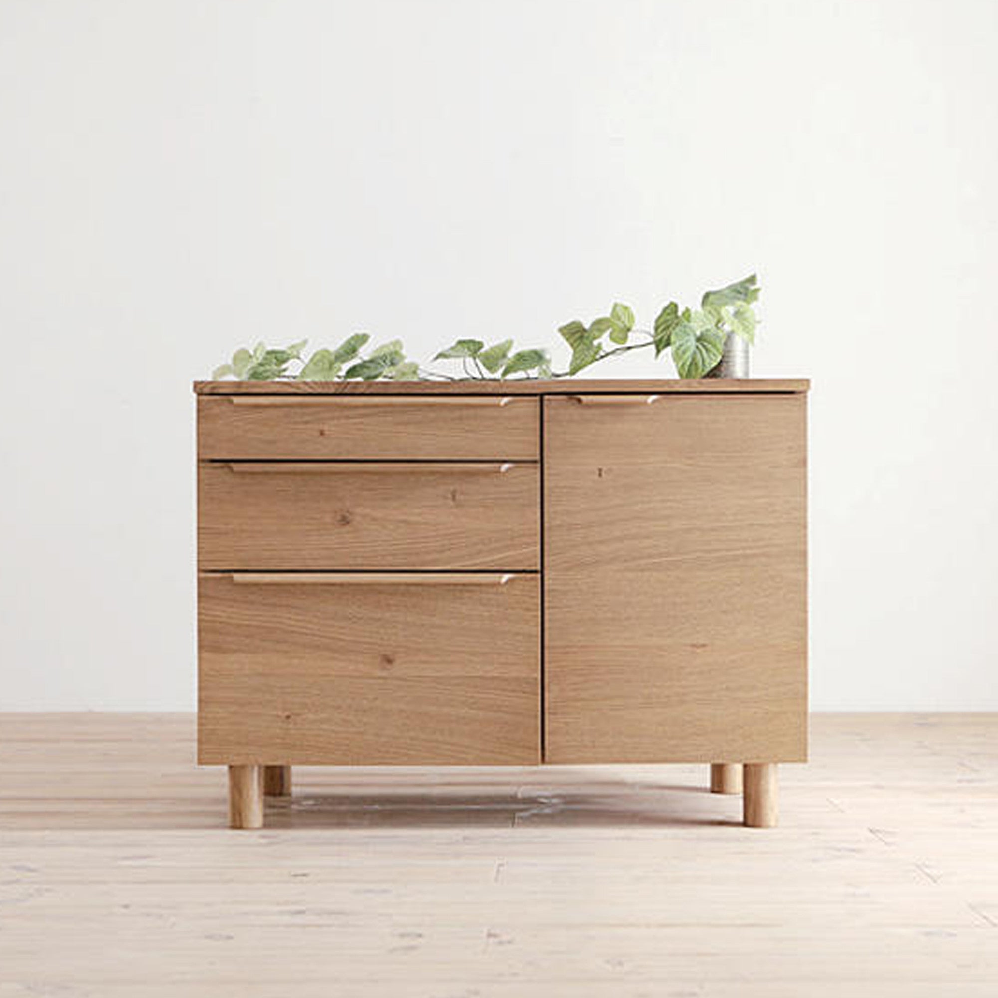SALA - Chest & Board 098
