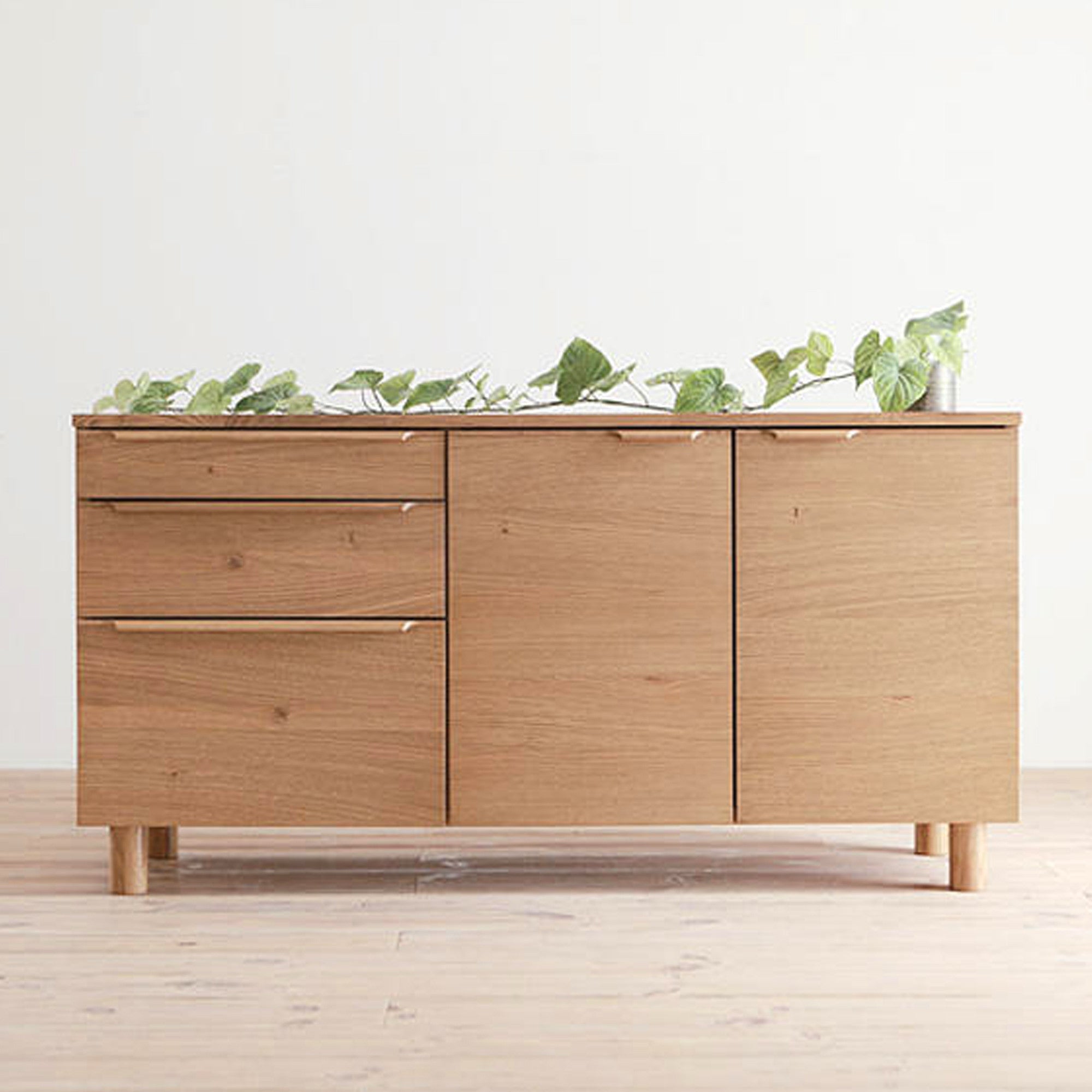 SALA - Chest & Board 141
