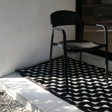 PDM - Stride Black-White