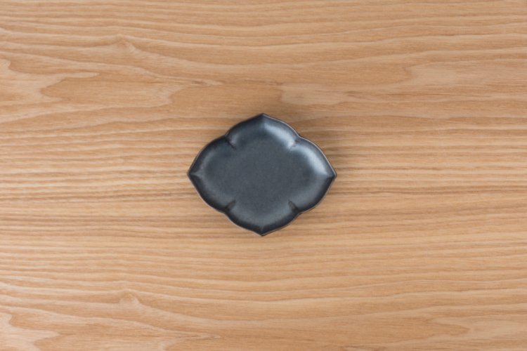 KIHARA - 13cm Flower Shape Plate Black