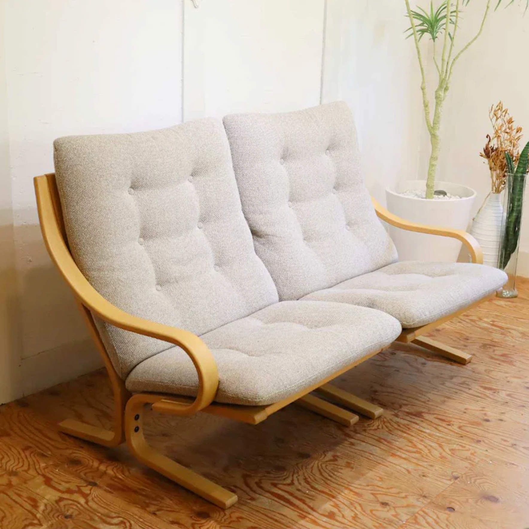 Fuji Furniture - Agio Chair (Wide)