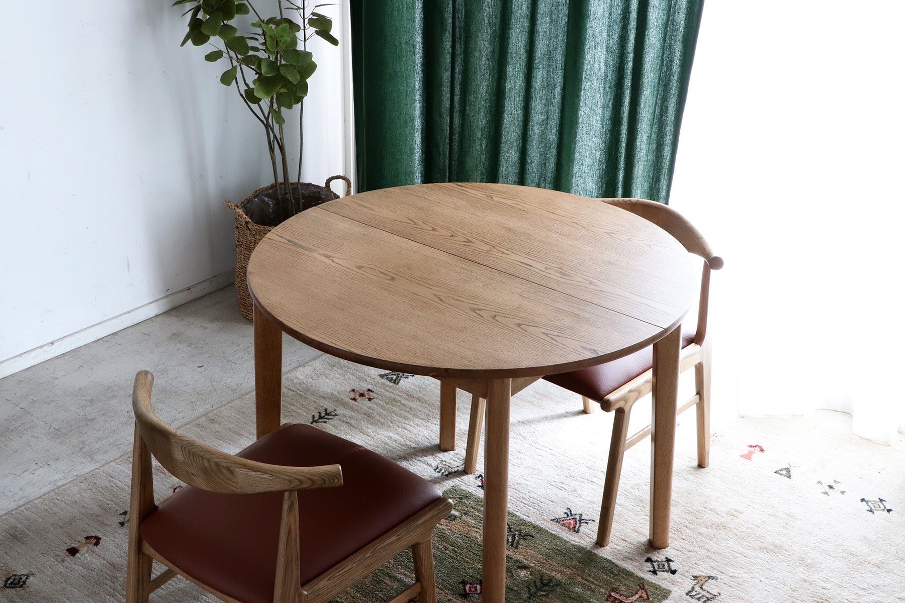ARG - EX Round Dining Table